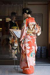 《超级马里奥兄弟》游戏卡带卖出200万美元天价